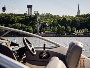 Программы в загородных имениях и скверах